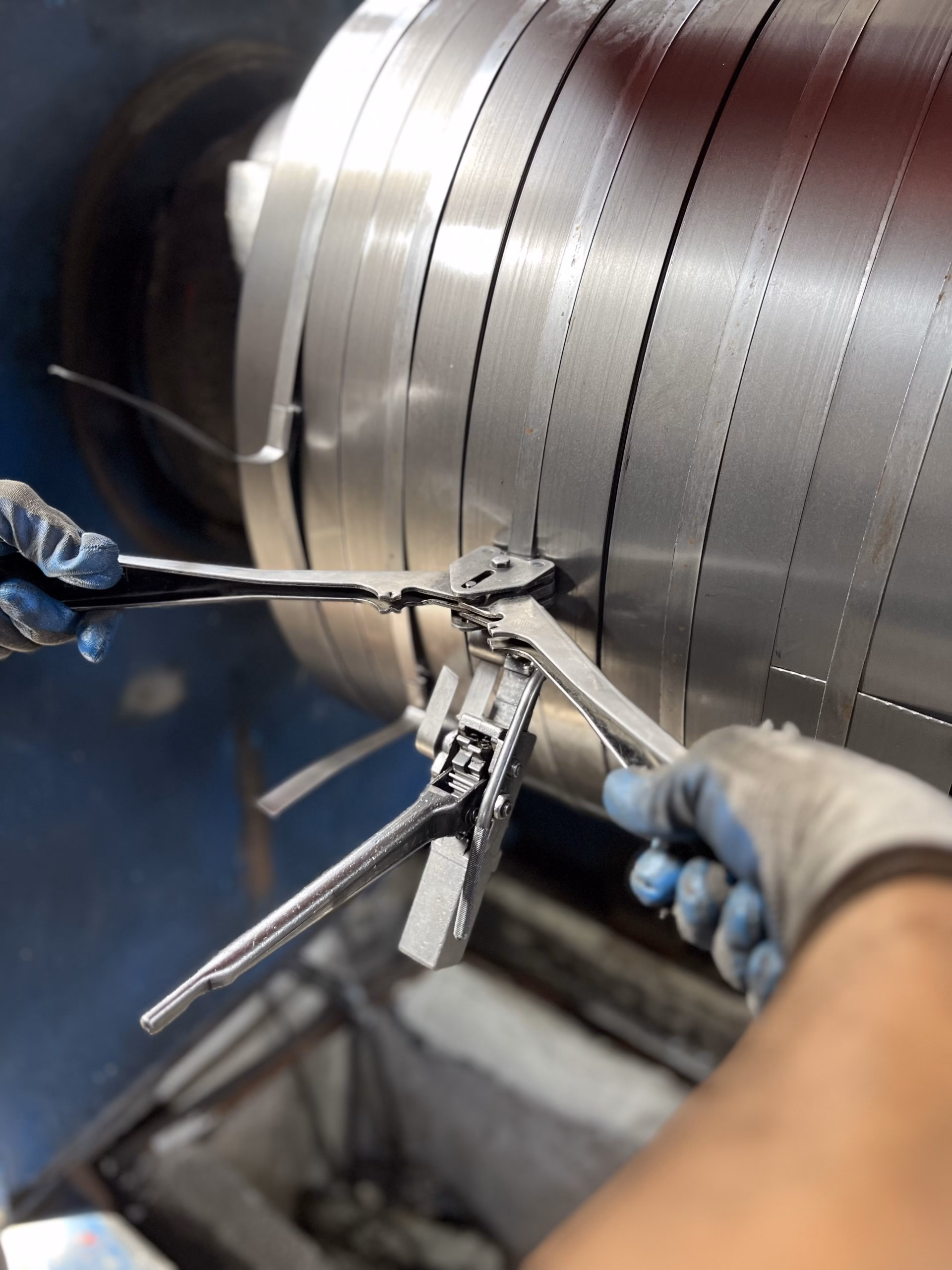 Steel strapping coils packaged at the factory